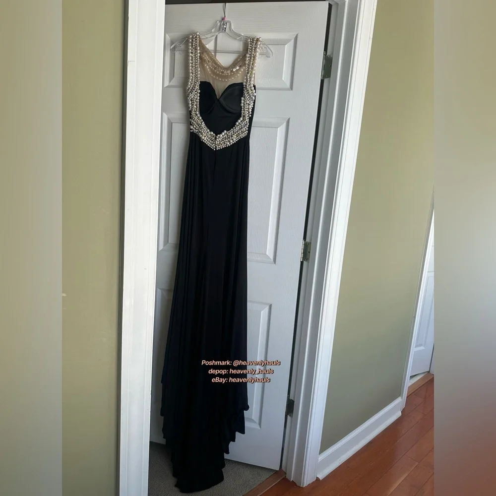 Audrey Hepburn Breakfast at Tiffany’s Illusion Neckline Black Prom Formal Gown - Picture 6 of 11